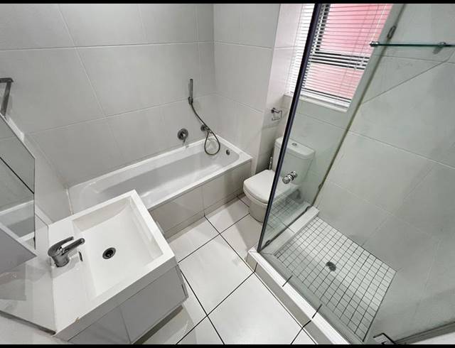 2 BEDROOM APARTMENT FOR SALE IN FOURWAYS